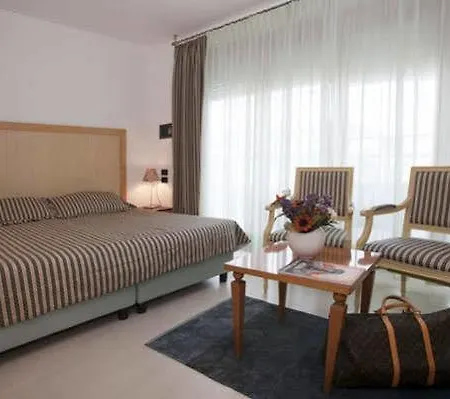 فندق Hotel Centrale 3*