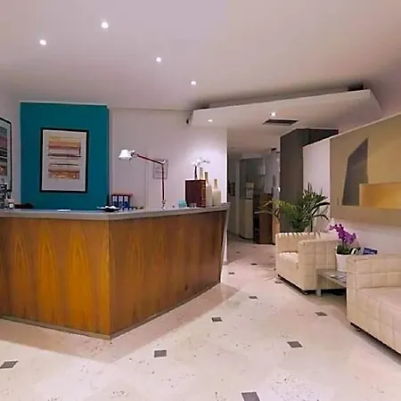 فندق Hotel Centrale ليدو دي يسولو