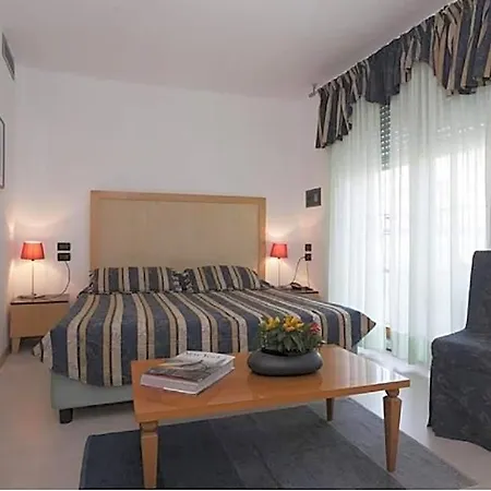 فندق Hotel Centrale 3*