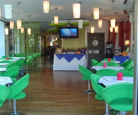 فندق Hotel Centrale 3*