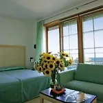 Hotel Centrale 호텔 리도 디 예솔로