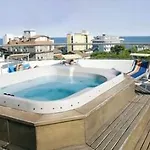 호텔 Hotel Centrale 리도 디 예솔로